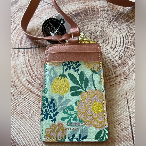 NWT- 2 Flashy Bath & Body Wearable ID school Lanyards w/ Pocket Bac Holders - Picture 8 of 11